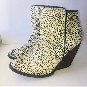 SOLD😀Very Volatile 7 ChocolateChip PonyHair boots